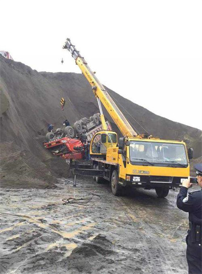 青川上犹道路救援